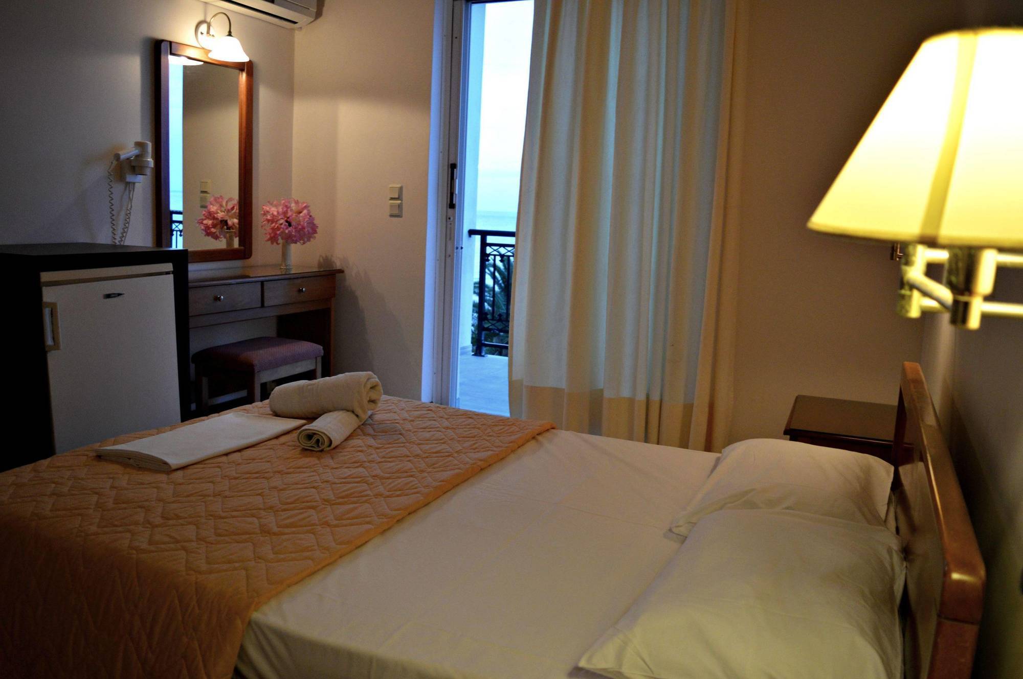 Paradise Beach Camping Platys Gialos  Luaran gambar